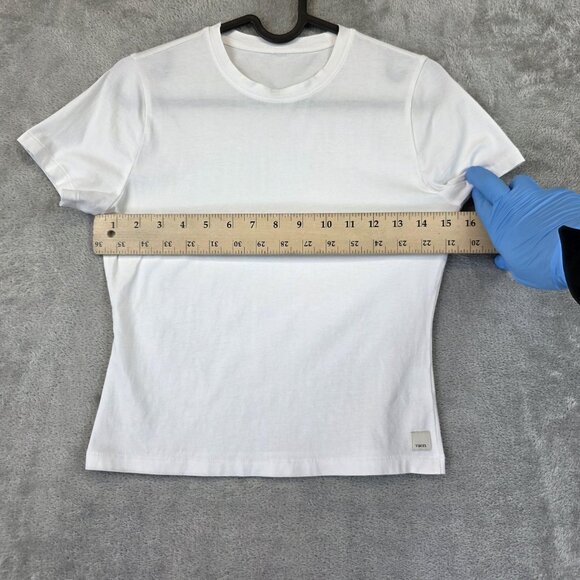 Vuori Shirt Womens Small White VW1168 Short Sleeve Crewneck Athletic Tee Top - Picture 3 of 9